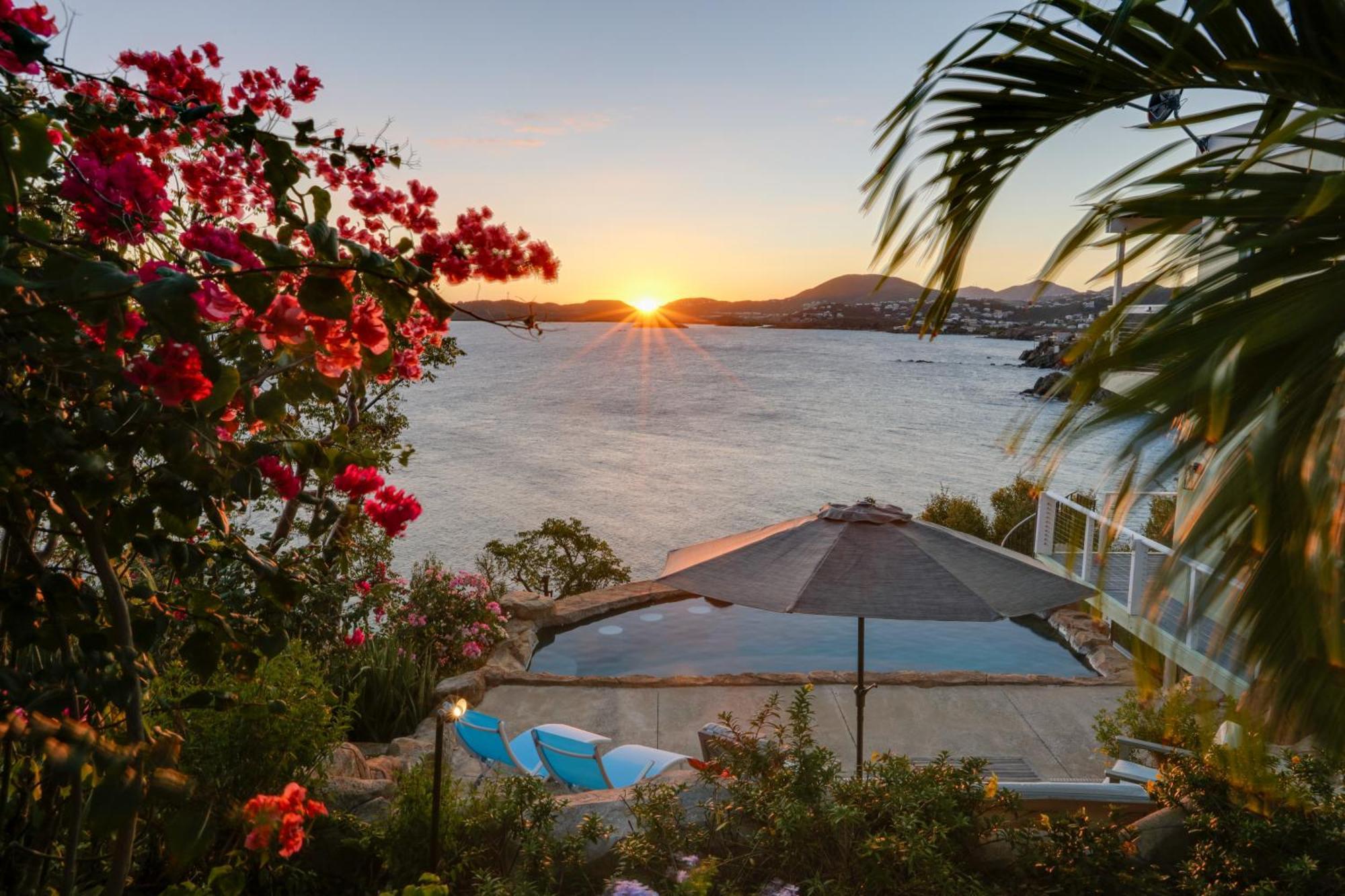 Villa Sea La Vie - Waterfront St Thomas Escape With Pool Nazareth Esterno foto