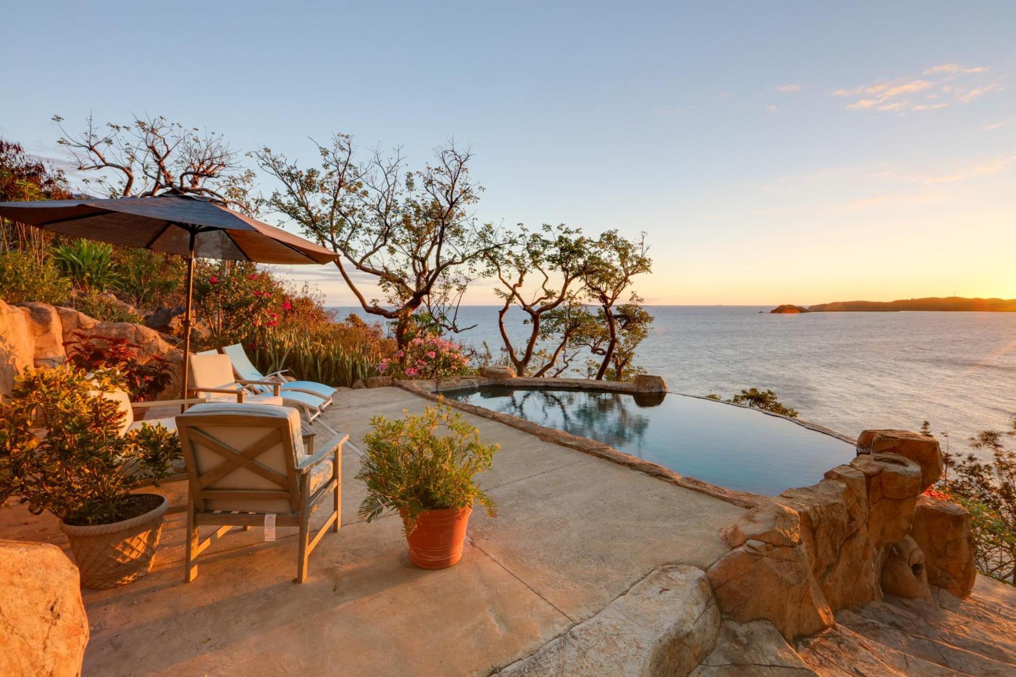 Villa Sea La Vie - Waterfront St Thomas Escape With Pool Nazareth Esterno foto